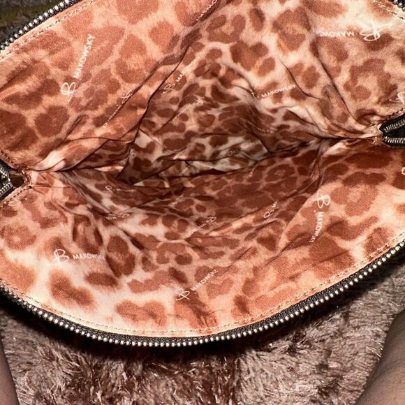 B Makowsky black heavy pebble leather zip fold over crossbody bag EUC - Picture 9 of 12